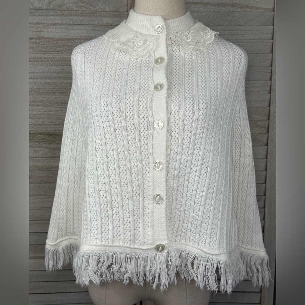GRAND KNITWEAR Vintage 60s White Button Front Cape/Poncho Lace Neck/Fringe-OSFM